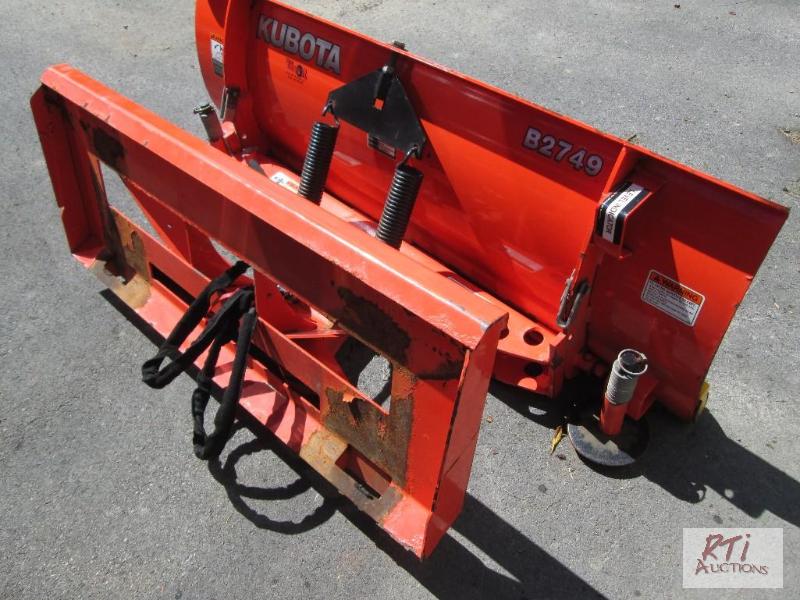 lot 34 image: Kubota B2749 blade attachment, excellent cond...