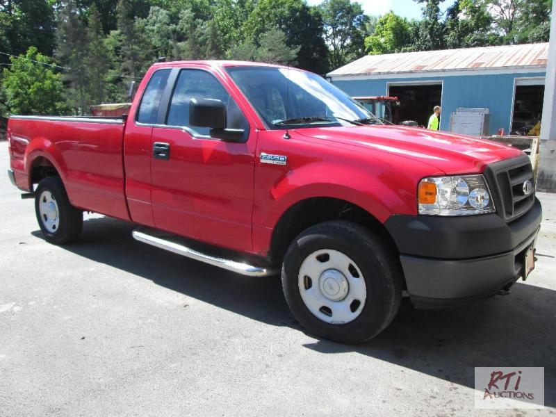 lot 5 image: 2008 Ford F150XL 4WD regular cab pickup. VIN#...