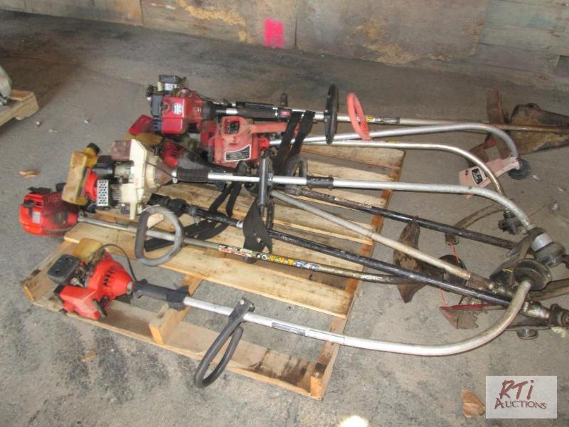 lot 52 image: Pallet of string trimmers, condition unknown....