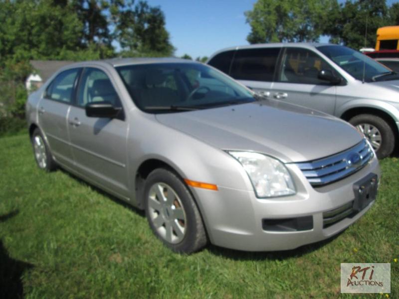 lot 6 image: 2008 Ford Fusion 4DSD, VIN # 3FAHPO6Z18R24198...