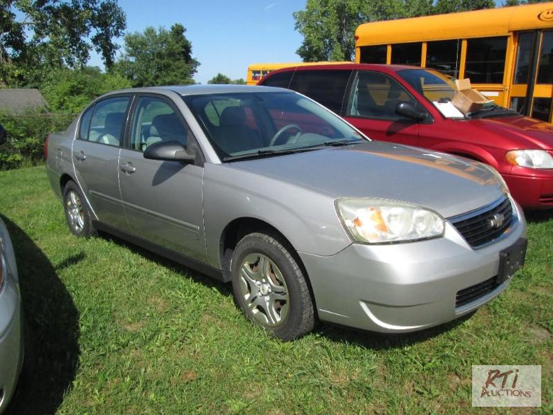 lot 8 image: 2007 Chevrolet Malibu 4DSD, VIN #1G1ZS57F57F2...