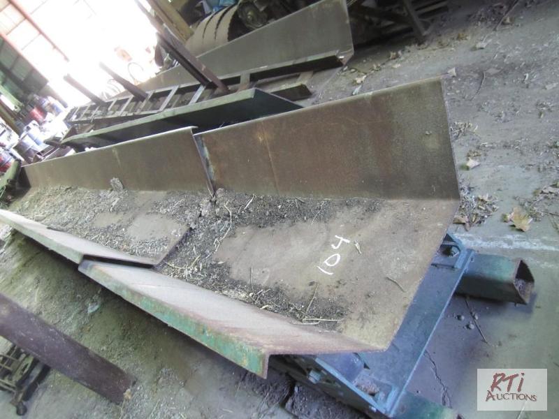 lot 104 image: Vibrating conveyor with drive and sawdust dro...