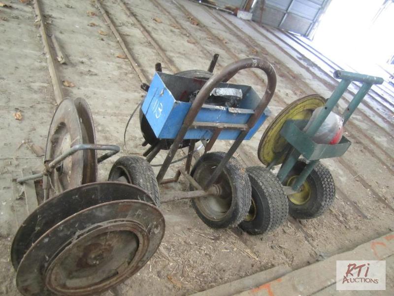 lot 113 image: Banding carts...