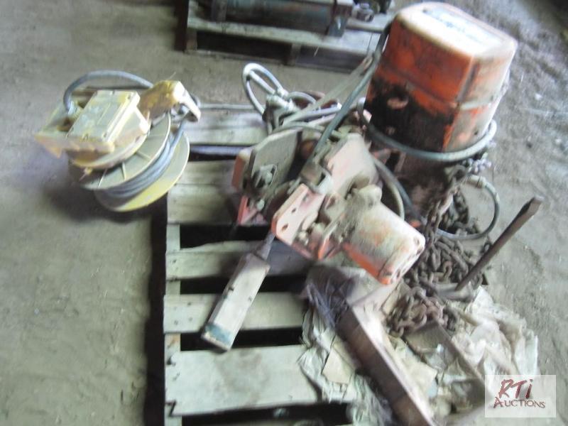 lot 138 image: Peerless 5 Ton overhead electric chain hoist...