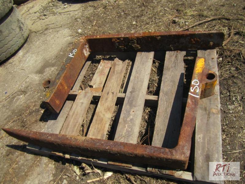 lot 150 image: (2) Loader forks...