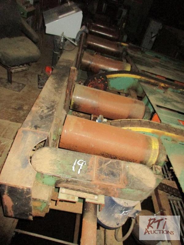 lot 19 image: Resaw infeed rollcase with 5 hp drive, 13.5 ...