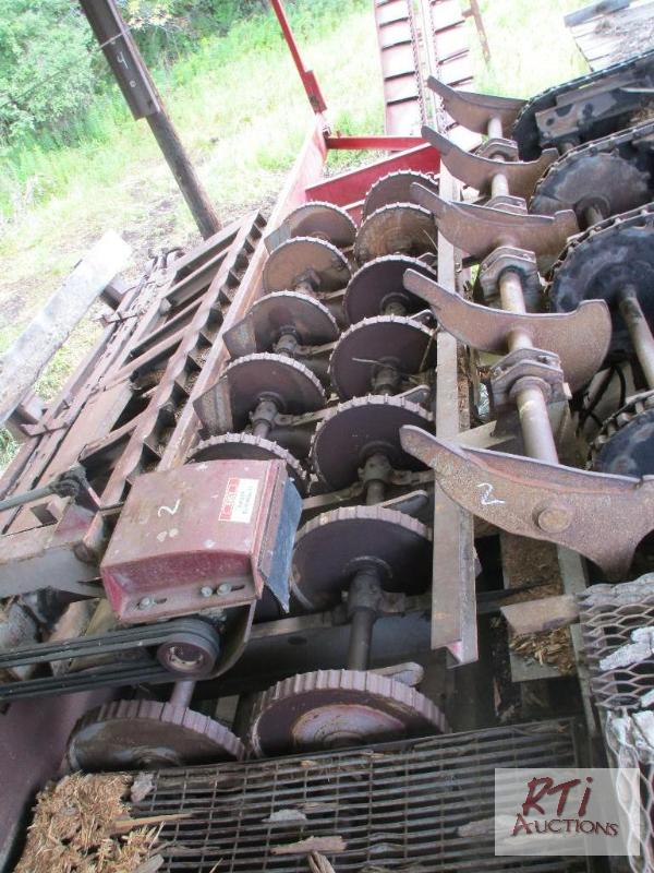 lot 2 image: Mellott 36 Rosser Head debarker winfeed kick...