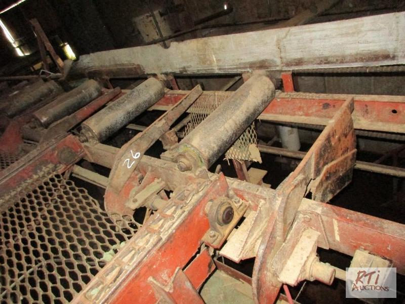 lot 26 image: Edger 40 long&nbsproll case with kicker and...