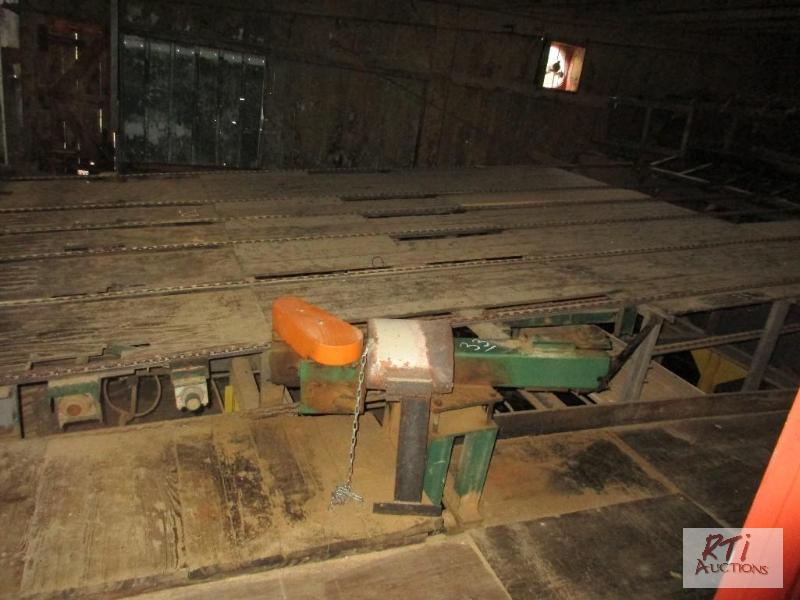 lot 33 image: Trimmer outfeed deck with even-ender and 5 hp...