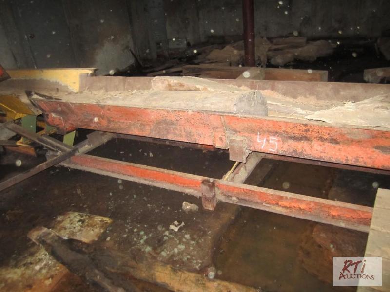 lot 45 image: Vibrating conveyor, 37 long, 23&quot wide w...