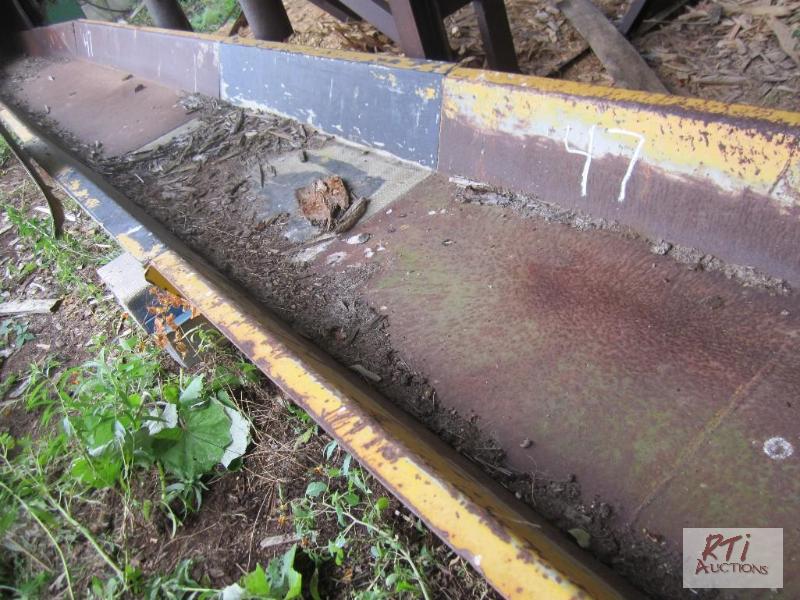 lot 47 image: Chipper vibrating conveyor, 34 long, 24&quot...