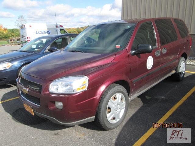 lot 11 image: 2008 CHEVY Uplander Van (Central Services), V...