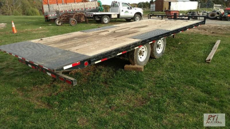 lot 33 image: 2014 PJ Trailer. VIN 4P5T82220E3008630. Tilt...