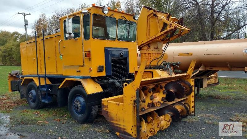 lot 45 image: 1987 Sicard Snowblower. Truck has a Detroit V...