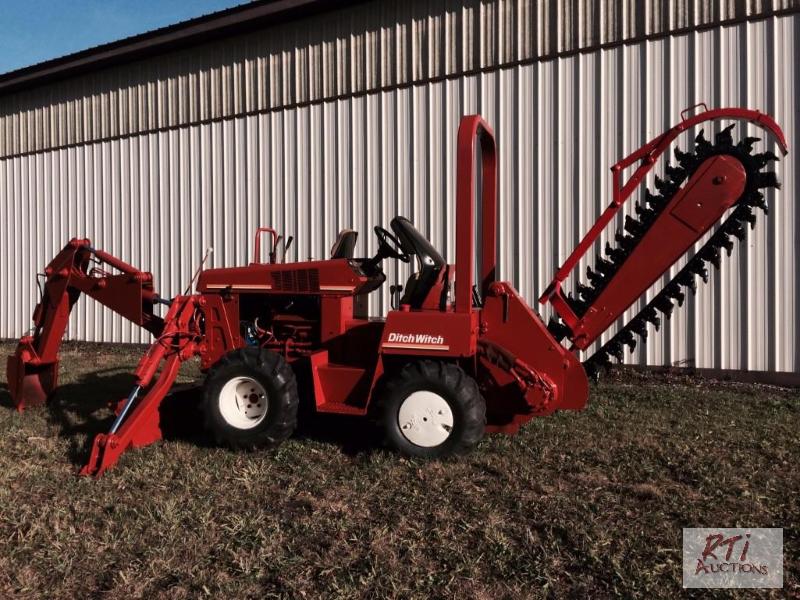 lot 47 image: DITCHWICH 4X4 TrencherBackhoe, Diesel engine...