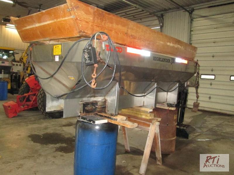 lot 54 image: 2004 Tarco Highlander Jr. 8 stainless steel s...