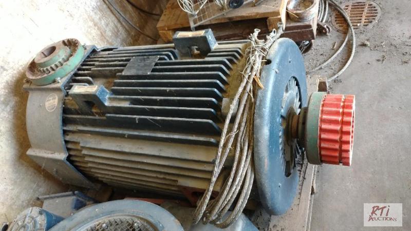 lot 26 image: (1 of 2) 300HP Electric motor with blower. 46...