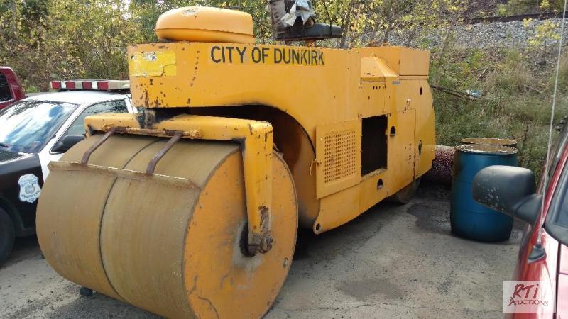 lot 8 image: Galion Double Drum Roller. 6 cylinder gas. S...