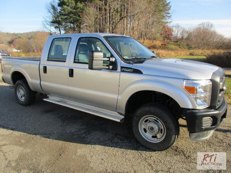 lot 1 image: 2015 FORD F-250 4WD Crew Cab Pickup, VIN 1FT...
