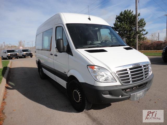 lot 11 image: 2012 Freightliner Sprinter van, VIN# WDYPE7CC...