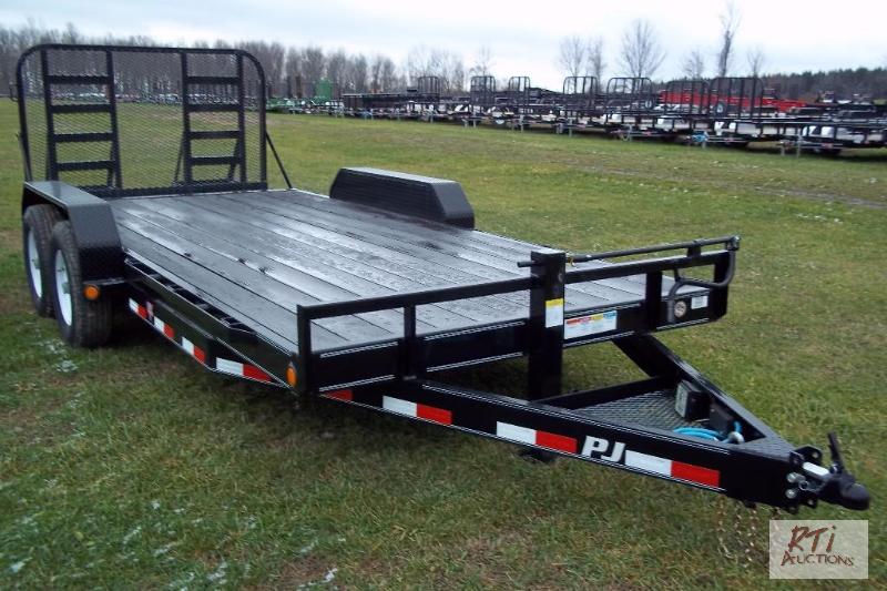 lot 28 image: 2014 PJ 83x18&nbspTA fender equipment trail...