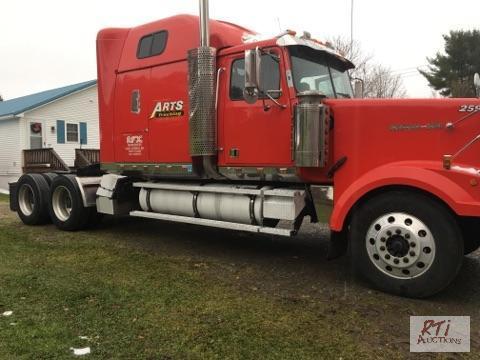 lot 33 image: 2001 Western Star EX4964 TA Road Tractor. VIN...