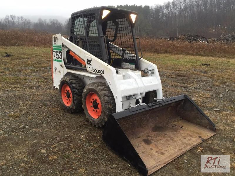 lot 49 image: Bobcat 753-G Skid Steer Loader. Quick-Tack. A...