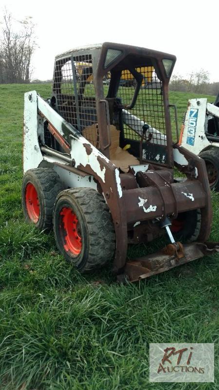 lot 51 image: Bobcat 753 Skidsteer Loader. Hour meter reads...