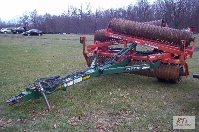 lot 61 image: Brillion XL-144&nbsp32 cultipacker, SN 201...