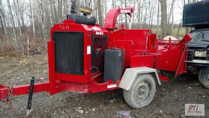 lot 70 image: Bandit 200XP Wood Chipper. John Deere 4 cylin...