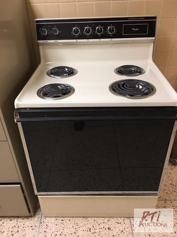 lot 110 image: Whirlpool Model RJE32OBN electric stove worki...