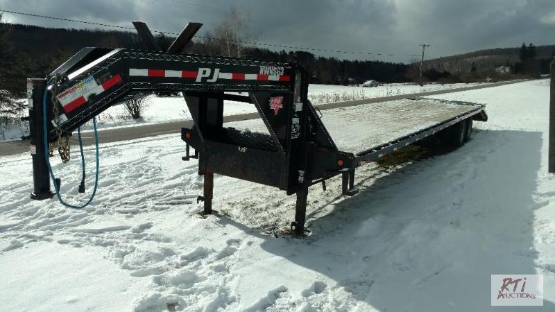 lot 20 image: 2014 PJ Gooseneck Trailer. 40 Ft long. 35 Ft ...