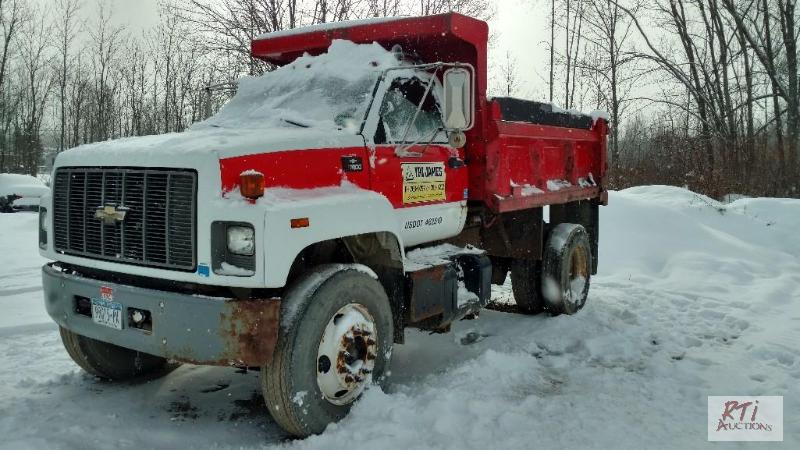 lot 27 image: 2002 Chevy C7500 SA Dump Truck. Cat 3126 Dies...