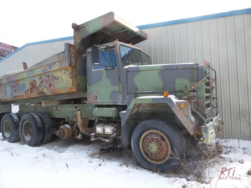 lot 38 image: 1979 AMGENERAL Tri-Axle Dump - PARTS TRUCK (...