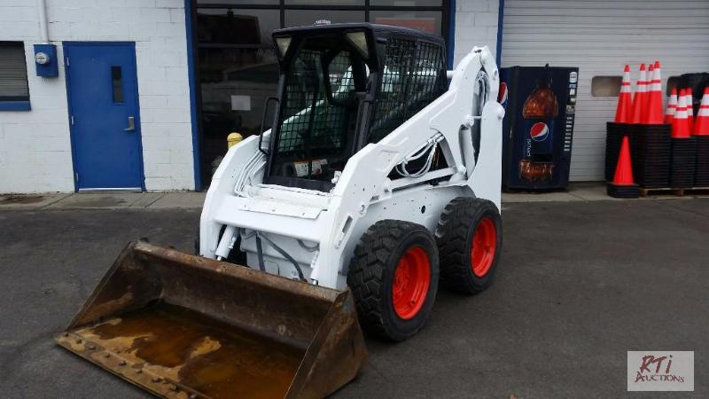 lot 47 image: 2009 Bobcat S185 Wheeled Skid Steer. 1415 hou...