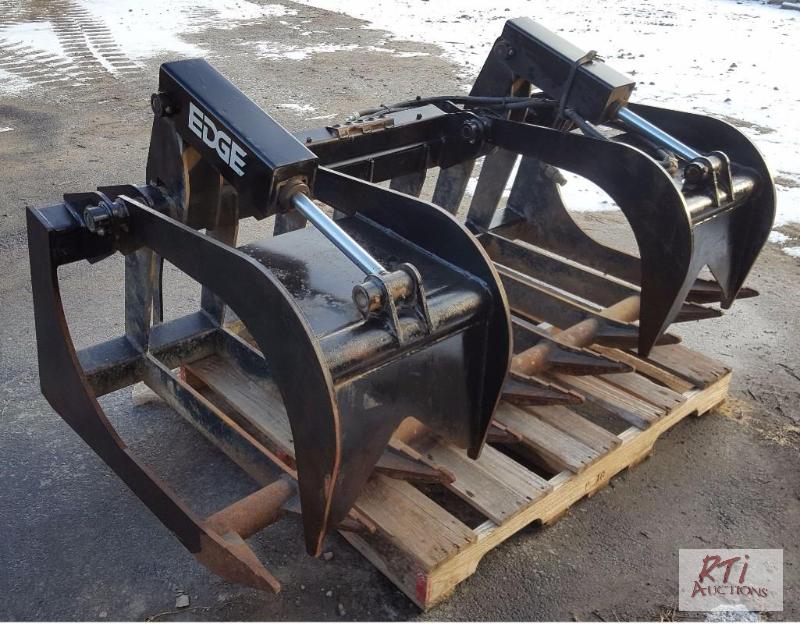 lot 63 image: EDGE Skid steer loader quick-tach Grapplefor...