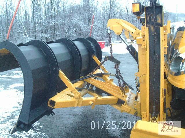 lot 66 image: Dual wing, Dual sander Plow set, 4 way 11 fr...
