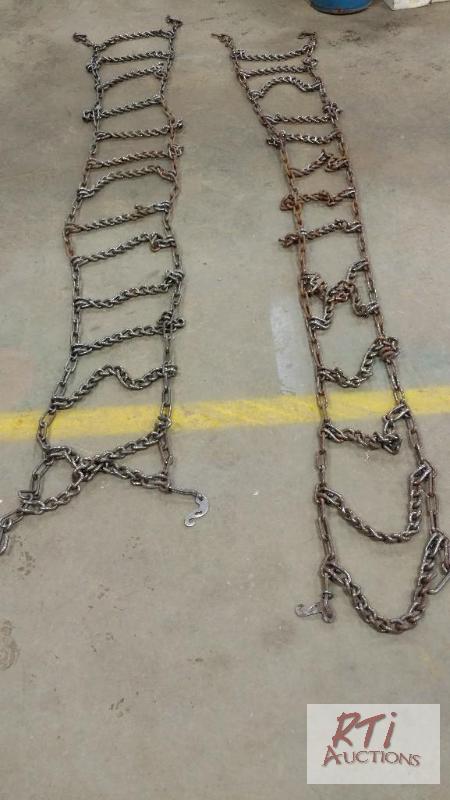 lot 98 image: Set of Single Tire Chains for 10x20 Tires. Ne...